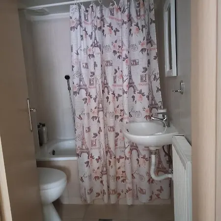 3 Min From Station No2 Private Free Parking Thessalonique